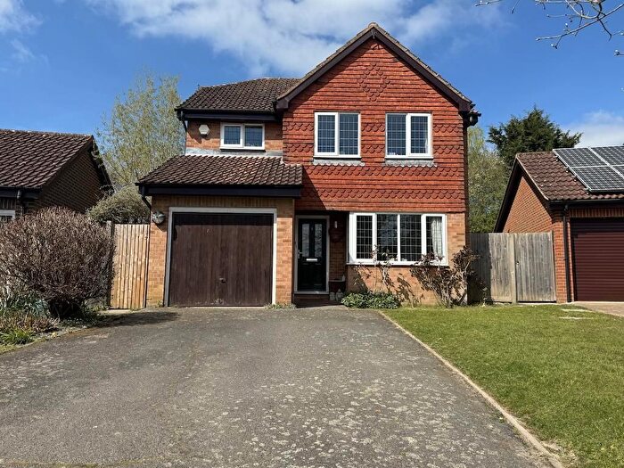 4 Bedroom Detached House For Sale In Lincolns Mead, Lingfield, RH7