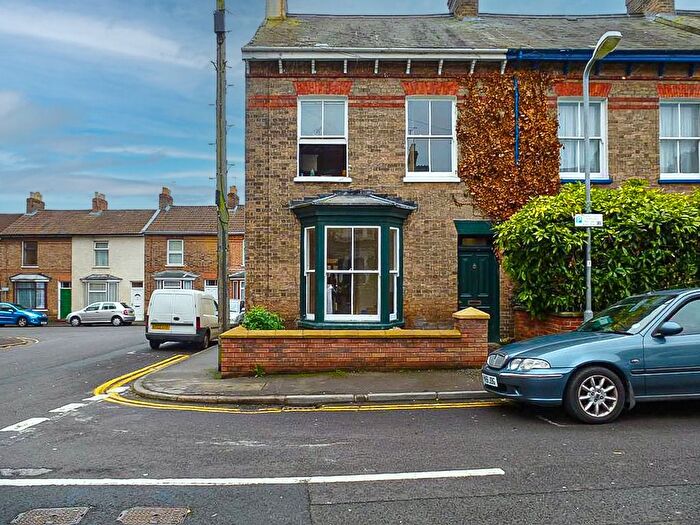 1 Bedroom Flat To Rent In Church Street, Taunton, TA1