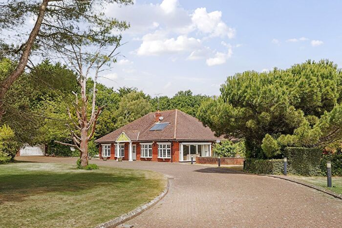 4 Bedroom Bungalow For Sale In Rock Hill, Orpington, Kent, BR6