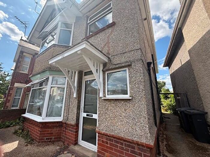2 Bedroom Flat To Rent In Edgehill Road, Bournemouth, BH9