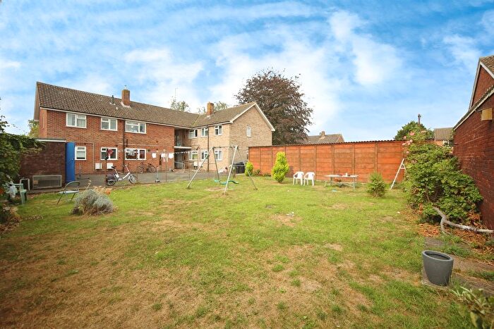 2 Bedroom Flat For Sale In Drayton Avenue, Stratford-Upon-Avon, CV37