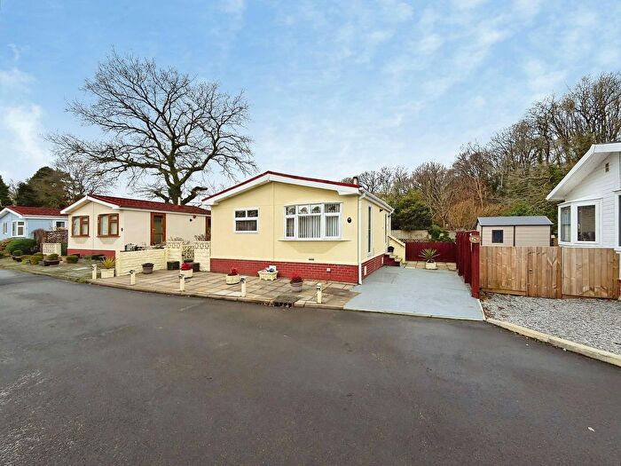 1 Bedroom Park Home For Sale In Woodland Park, Waunarlwydd, Swansea, SA5
