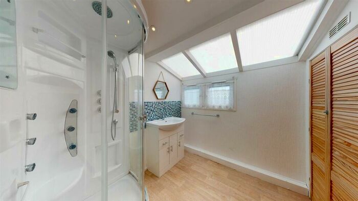 2 Bedroom Detached Bungalow To Rent In Faversham Road, Seasalter, CT5