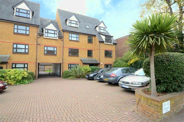 2 Bedroom Flat To Rent In Albemarle Park, Albemarle Road, Beckenham, Kent, BR3