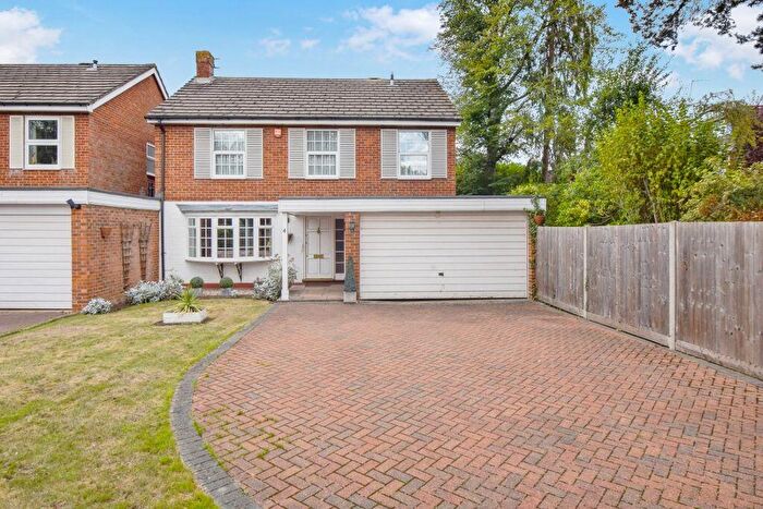 4 Bedroom Link Detached House For Sale In Barrow Point Avenue, Pinner Village, HA5