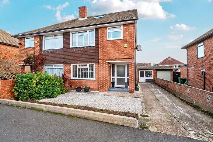 4 Bedroom Semi-detached House For Sale In Waverley Road, Drayton, Portsmouth, PO6