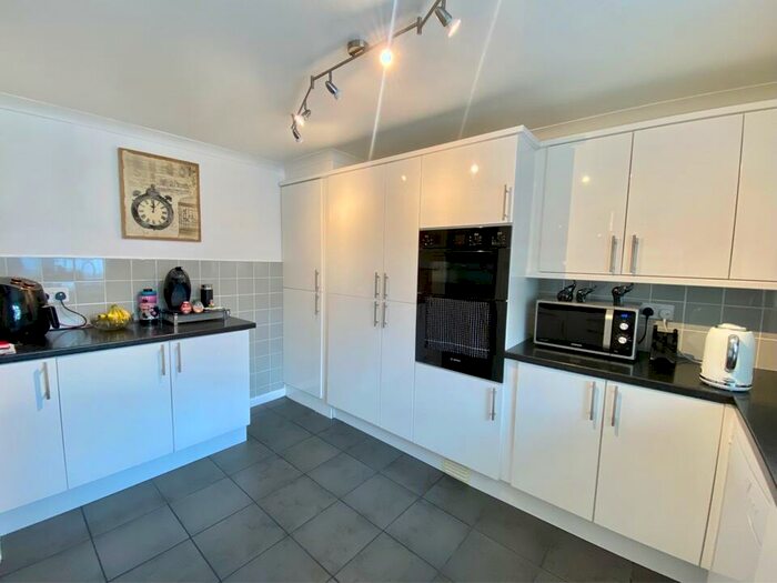 3 Bedroom Terraced House To Rent In Bellview Road, Worthing, BN13
