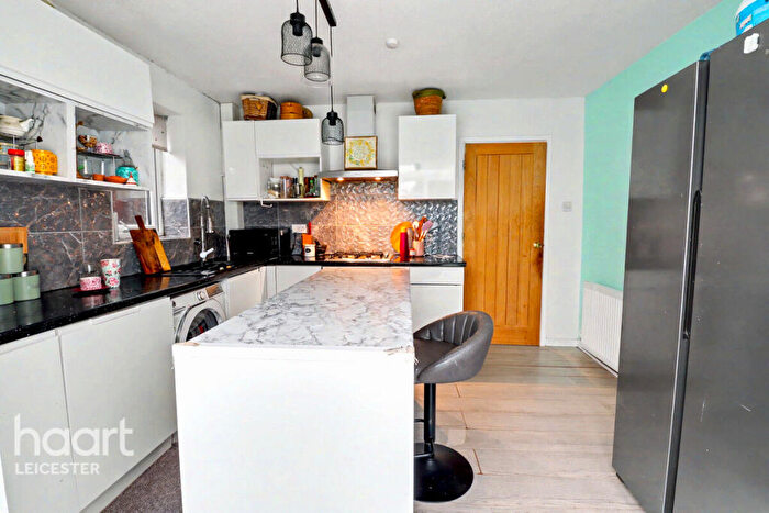 3 Bedroom Bungalow For Sale In Orton Road, Leicester, LE4