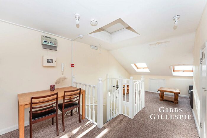 1 Bedroom Flat To Rent In Staines Road, Hounslow, TW4