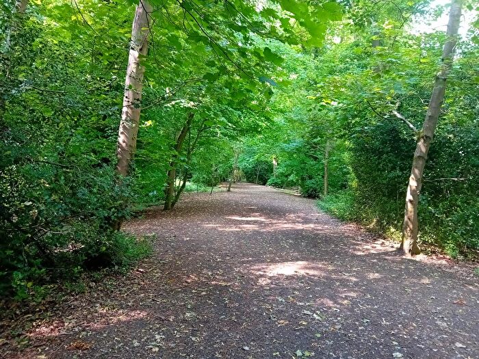 Land For Sale In Simons Wood, Wokingham, RG41