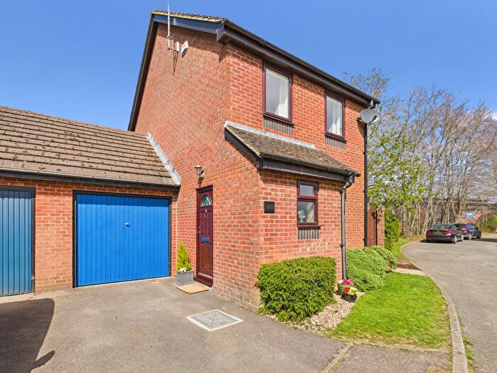 3 Bedroom Link Detached House For Sale In Chiltern Ridge, Ibstone Road, High Wycombe, Buckinghamshire, HP14