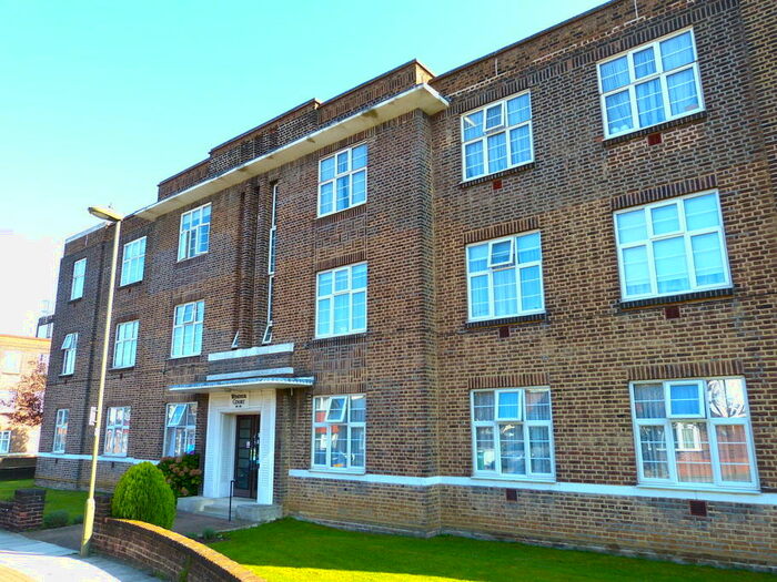 5 Bedroom Apartment To Rent In Golders Green Road, London, NW11