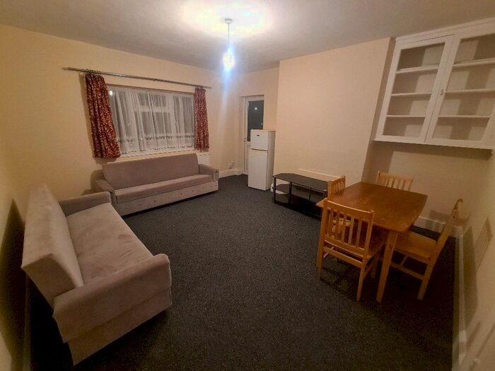 3 Bedroom Flat To Rent In Church Lane, London NW9