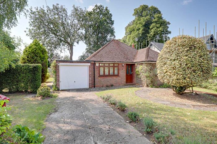 3 Bedroom Detached Bungalow For Sale In Wincroft Road, Caversham Heights, Reading, RG4
