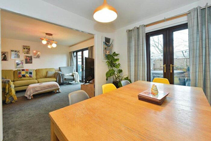 3 Bedroom Terraced House For Sale In Moonshine Lane, Shirecliffe, S5