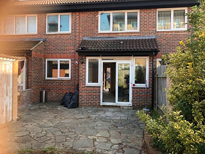 4 Bedroom Terraced House To Rent In Tiptree Crescent, Ilford, Essex, IG5