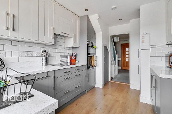 3 Bedroom Semi-Detached House For Sale In Eccles Road, Ipswich, IP2