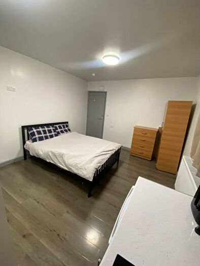 1 Bedroom Flat To Rent In Chapel Road, Ilford, IG1
