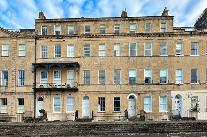 3 Bedroom Flat For Sale In Portland Place, Bath, BA1