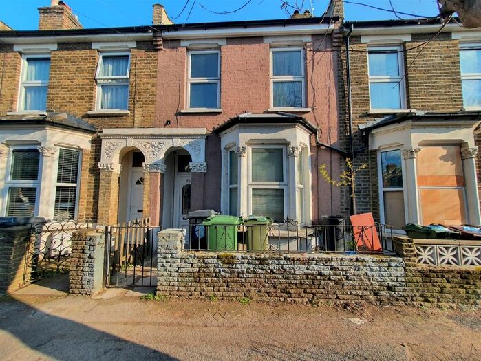 Studio To Rent In Clacton Road, London, E17