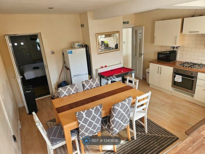 5 Bedroom Semi Detached House To Rent In Elmbridge Road, Birmingham, B44