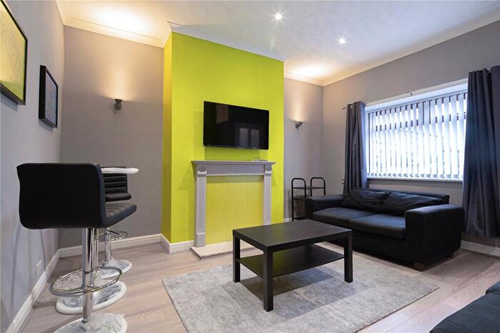 2 Bedroom Terraced House To Rent In Highroyd Lane, Huddersfield, HD5