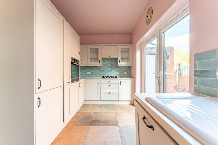 3 Bedroom End Of Terrace House For Sale In Main Avenue, York, YO31