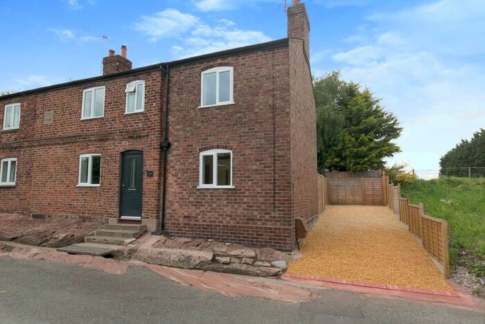 3 Bedroom Semi-Detached House For Sale In Poole Lane, Thornton-le-Moors, Chester, Cheshire, CH2