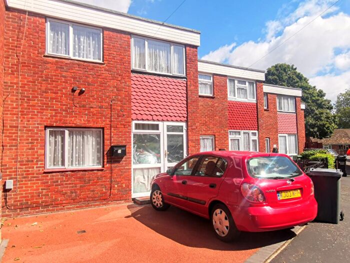 4 Bedroom House To Rent In Waterloo Street, Southsea (Close To The University), PO5