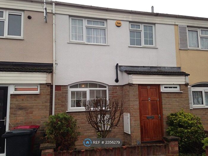 3 Bedroom Terraced House To Rent In Newchurch Road, Slough, SL2