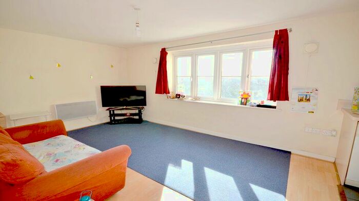 2 Bedroom Apartment To Rent In Bath Road, Slough, SL1