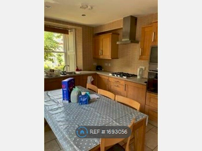 3 Bedroom Flat To Rent In Kensington Road, Glasgow, G12