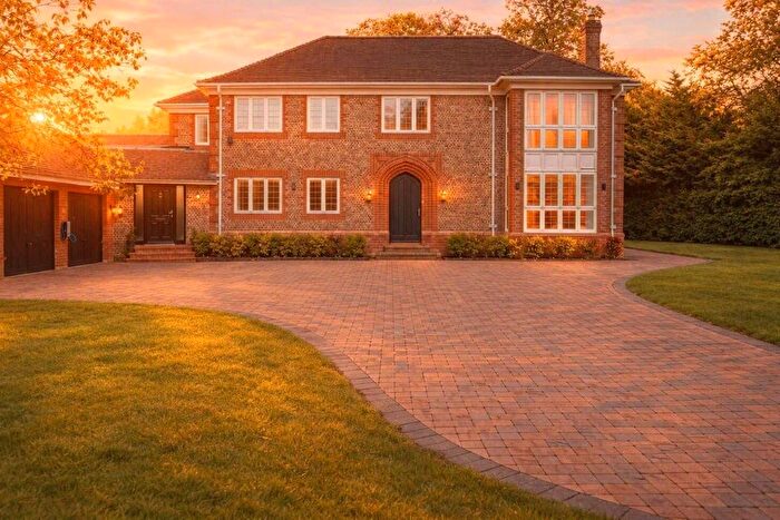 5 Bedroom Detached House For Sale In Greenwood Road, Tilehurst, Reading, Berkshire, RG30