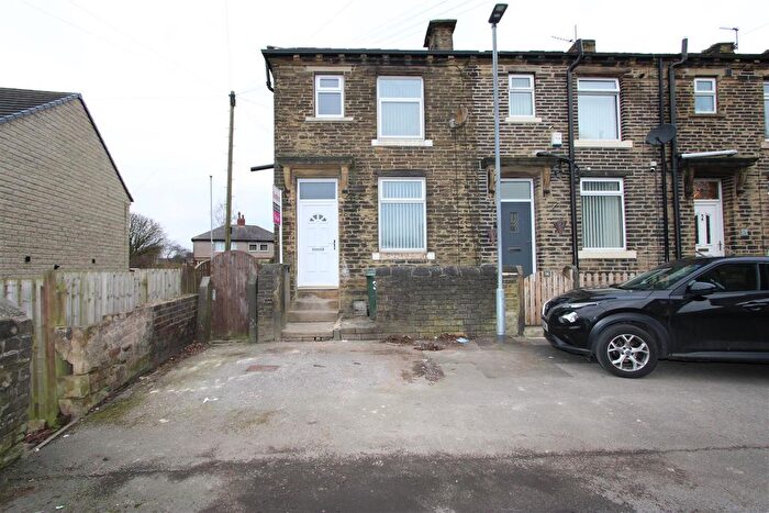 2 Bedroom Semi-Detached House To Rent In Croft Street, Wibsey, Bradford, BD6