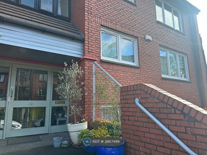 2 Bedroom Flat To Rent In Kelvinside Drive, Glasgow, G20