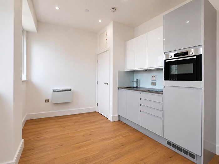Studio To Rent In Craneshaw House, Douglas Road, Hounslow, TW3