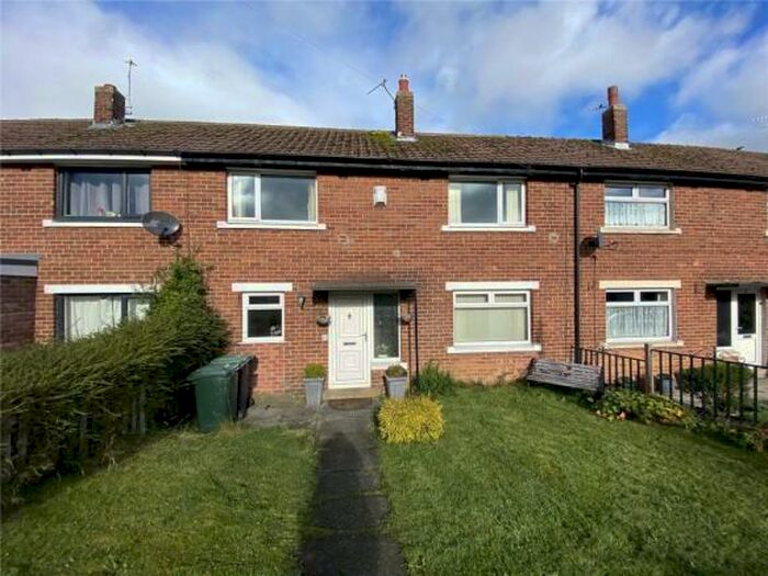 3 Bedroom House To Rent In March Cote Lane, Bingley, BD16