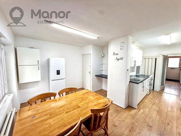 4 Bedroom End Of Terrace House To Rent In Trinity Road, Barkingside, IG6