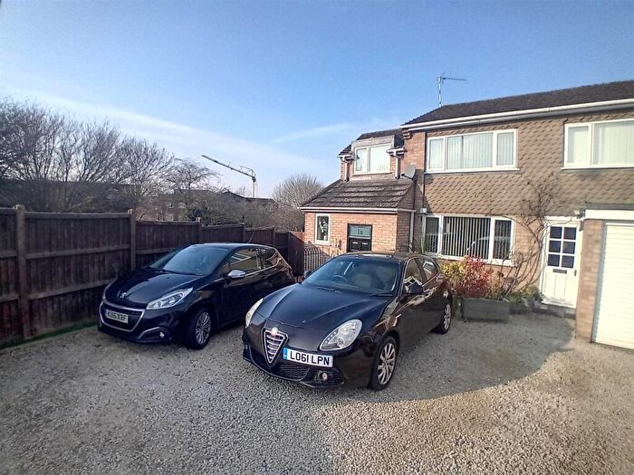 Apartment To Rent In Arundel Close, Warwick, CV34