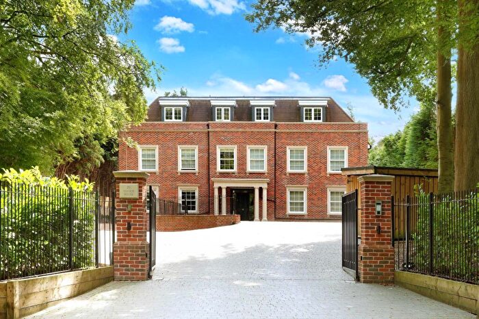 2 Bedroom Apartment For Sale In Ledborough Lane, Beaconsfield, Buckinghamshire, HP9