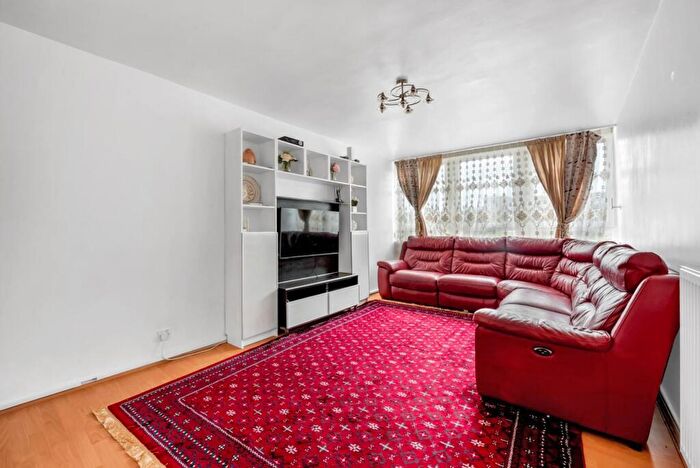 2 Bedroom Flat To Rent In Brenthouse Road, London, E9