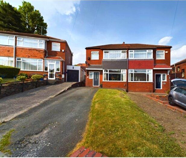 3 Bedroom Semi Detached House For Sale In Towncroft Avenue, Middleton, M24