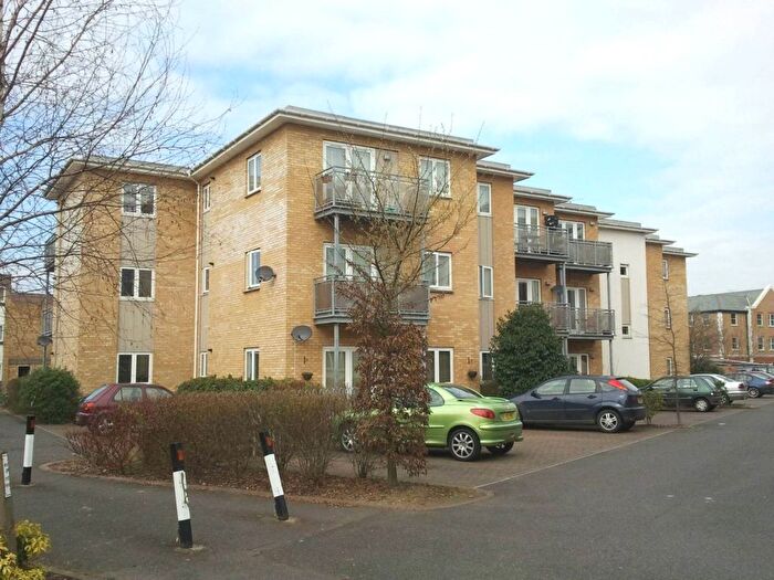 2 Bedroom Flat To Rent In Bridge Wharf, Chertsey, KT16