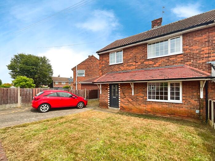3 Bedroom Semi-Detached House For Sale In Riverdale Road, Doncaster, DN5