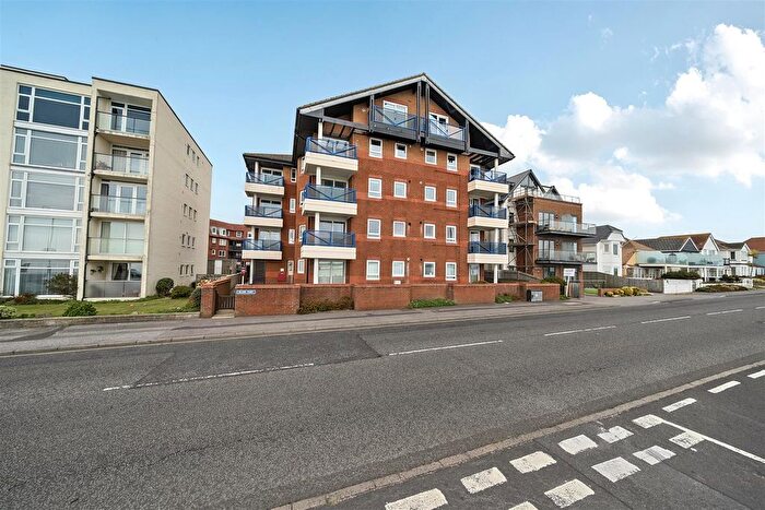 2 Bedroom Flat For Sale In Marine Parade East, Lee-On-The-Solent, PO13