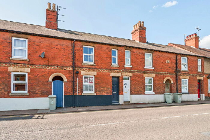 3 Bedroom Terraced House For Sale In Barleythorpe Road, Oakham, LE15