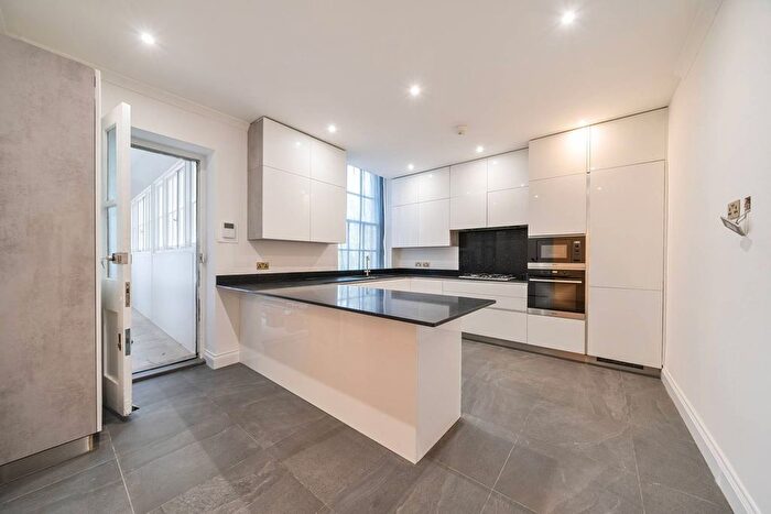 5 Bedroom Flat To Rent In Albert Hall Mansions, South Kensington, London, SW7