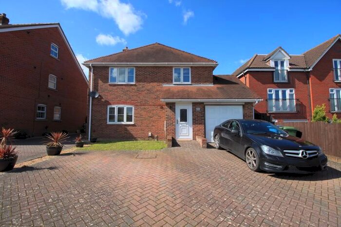 4 Bedroom Detached House To Rent In Warsash Road, Warsash, Southampton, SO31