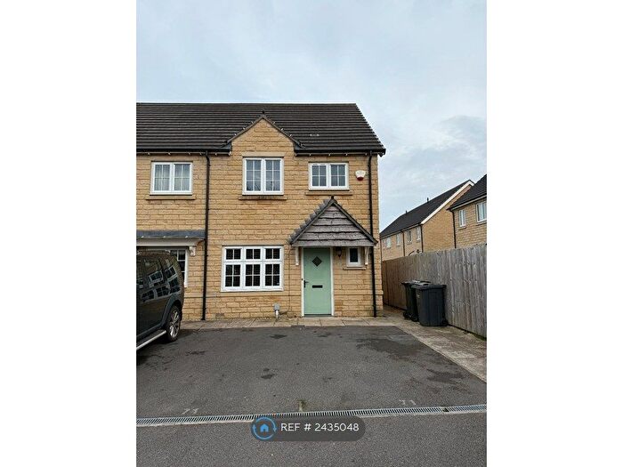3 Bedroom End Of Terrace House To Rent In Hawthorne Road, Steeton, Keighley, BD20