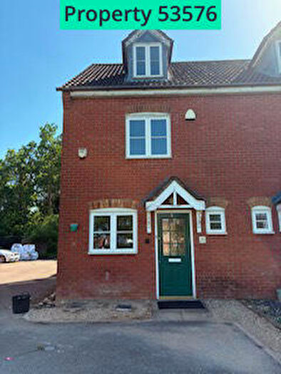 3 Bedroom End Of Terrace House To Rent In Garwood Crescent, Grange Farm, Milton Keynes, MK8